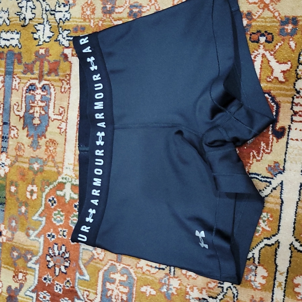 Woman HeatGear® Armour Compression Shorts